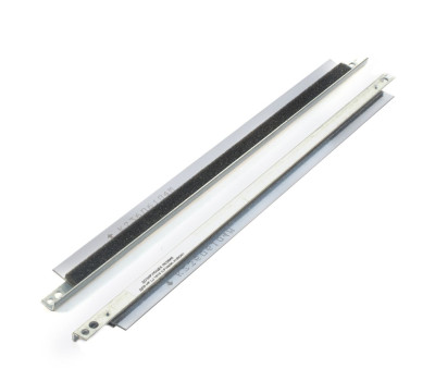 Дозирующее лезвие HP LJ 1010/ 1020/ 3020/ 3030, Canon LBP-2900/ 3000, Kuroki (LP104M) Дозирующее лезвие HP LJ 1010/ 1020/ 3020/ 3030, Canon LBP-2900/ 3000, Kuroki (LP104M)